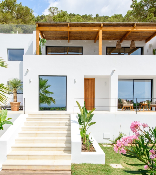 Resa estates huis kopen Ibiza es cubells villa entrance house.jpg